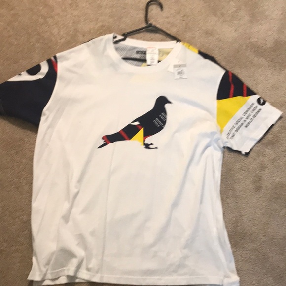 T-shirt - Picture 1 of 2